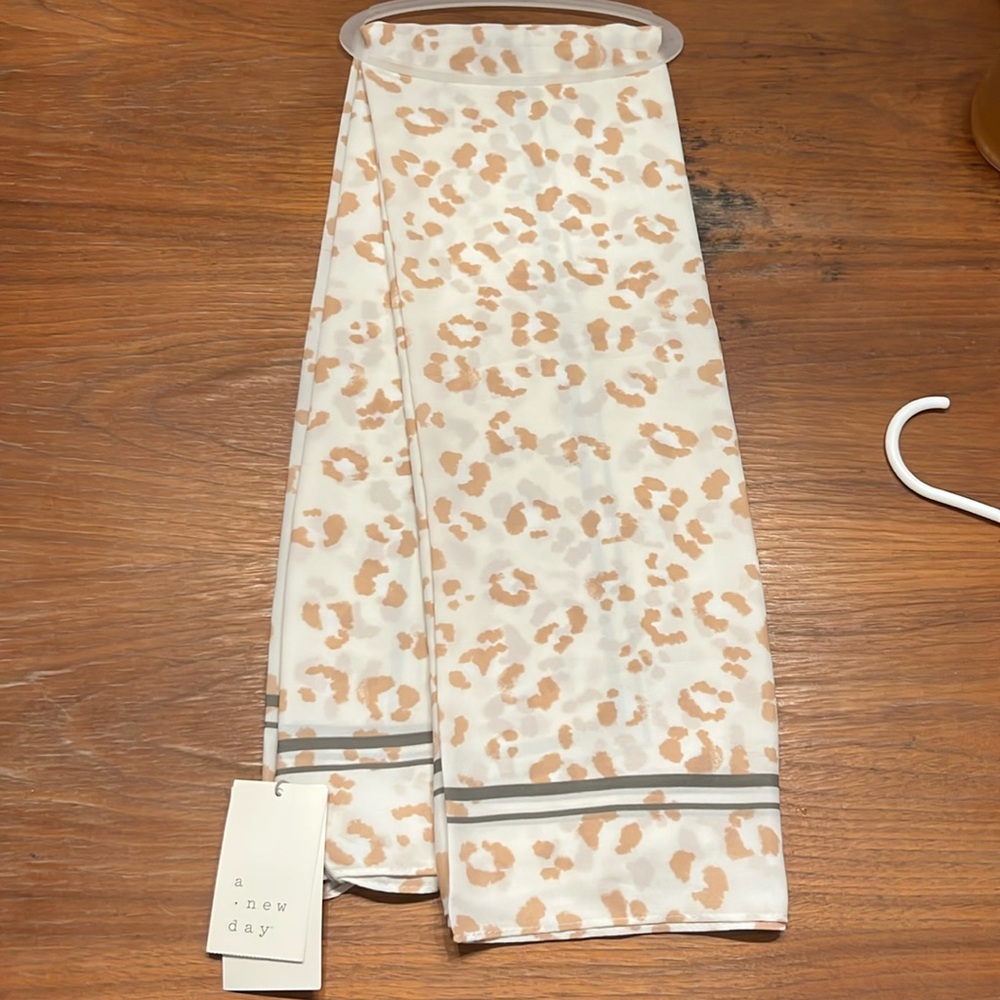 Animal print thin scarf OS